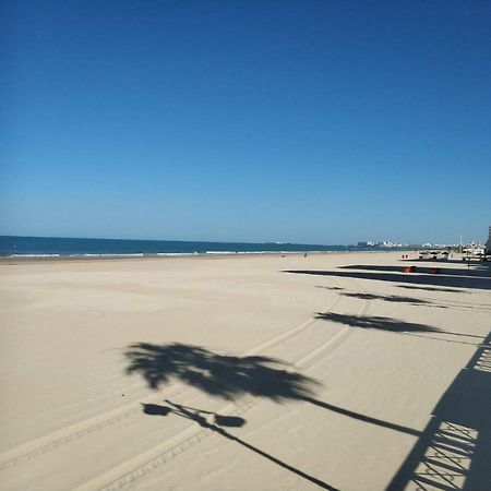Guesting Comodoro Appartement Cádiz Buitenkant foto